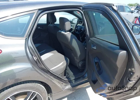 2016 Ford Focus St z USA, uszkodzony, nr VIN 1FADP3L98GL374380